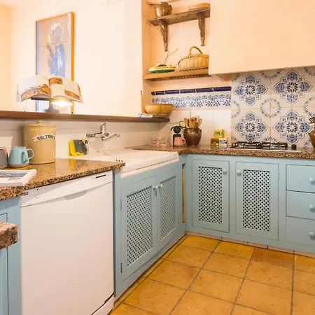 Monturiol Holiday home *